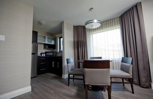 Ottawa Division Hotel | Ramada by Wyndham Ottawa On The Rideau