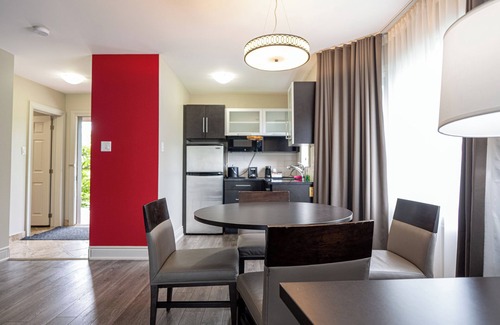 Ottawa Division Hotel | Ramada by Wyndham Ottawa On The Rideau
