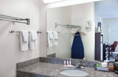 Pelham Hotel | Ramada by Wyndham Pelham