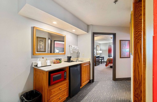 Sioux Falls Hotel | Ramada by Wyndham Sioux Falls Airport-Waterpark & Event Ctr