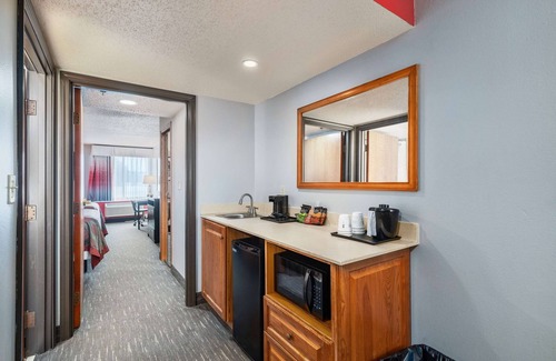 Sioux Falls Hotel | Ramada by Wyndham Sioux Falls Airport-Waterpark & Event Ctr