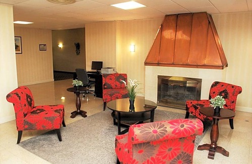 Triangle Hotel | Ramada by Wyndham Triangle/Quantico