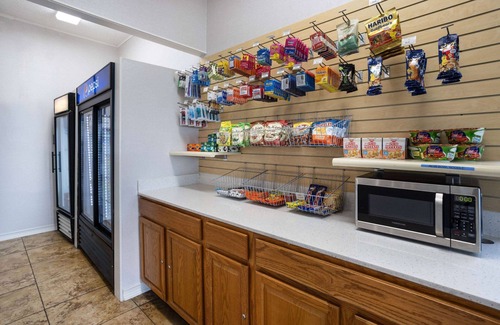 Pleasantville Hotel | Ramada by Wyndham West Atlantic City