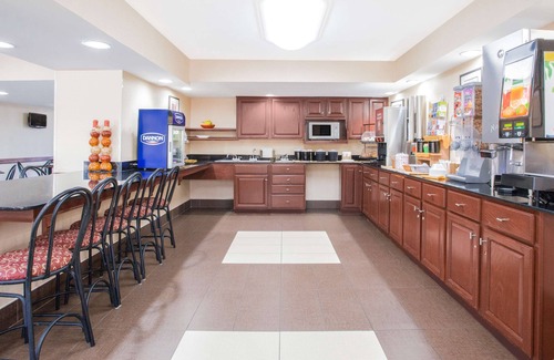 Edgewood Hotel | Ramada Hotel & Conference Center by Wyndham Edgewood