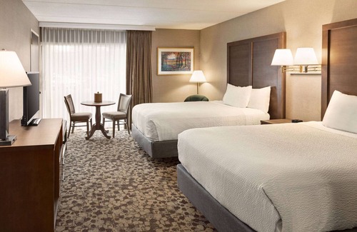 Nasons Corner Hotel | Ramada Plaza by Wyndham Portland