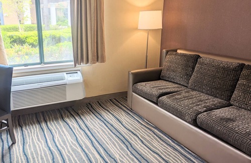Mission Valley Hotel | Ramada Suites by Wyndham San Diego/Hotel Circle Area