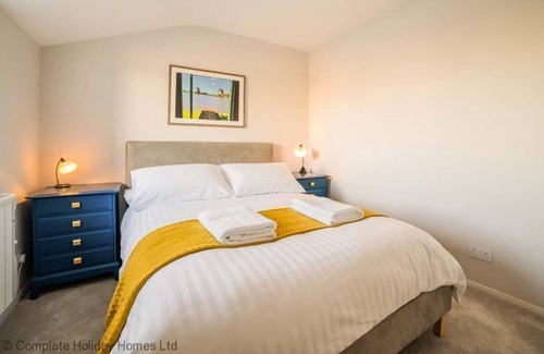 Gosport House | Rampart View - a house that sleeps 6 guests in 3 bedrooms
