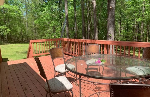 Chapel Hill House | Ranch Home Retreat on 4 Acre Land near UNC/Duke