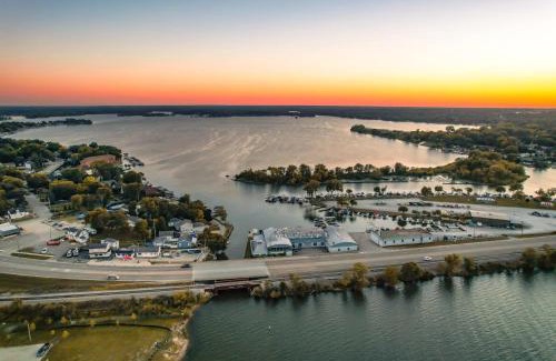 Fox Lake Hotel | Randolph Hotel