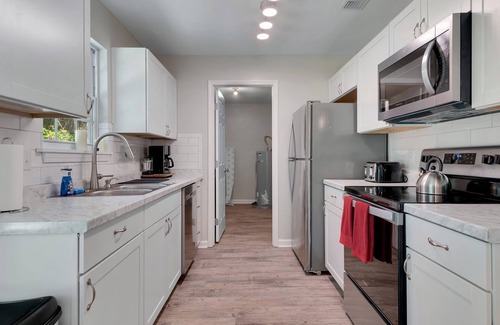 Tallahassee House | Rare Find 3b Pet Friendly Renovated