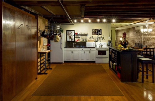 Historic District - North Condo | Rare River Street w/Balcony, Historic, Luxury, Affordable, 2/2, Loft STVR00088
