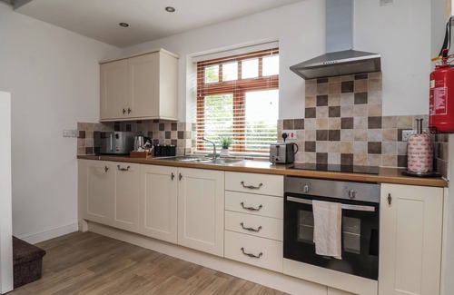 Flamborough House | RAZORBILL, pet friendly, character holiday cottage in Flamborough