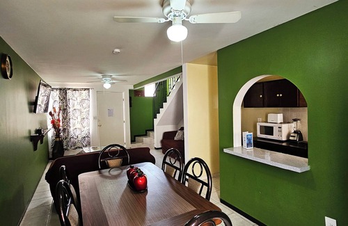Tehuacan House | RECENTLY REMODELED HOUSE, DOWNTOWN