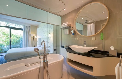 Leende Hotel | Recharge in Comfort! Indoor Pool, Just a Short Drive from Eindhoven!