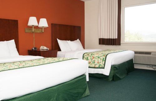 Plymouth Hotel | Red Carpet Inn and Suites Plymouth