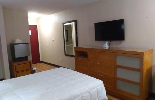 Russett Hotel | Red Crown Inn