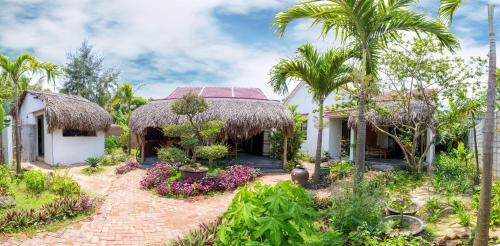 Cam An House | Red Flower Cottages Homestay