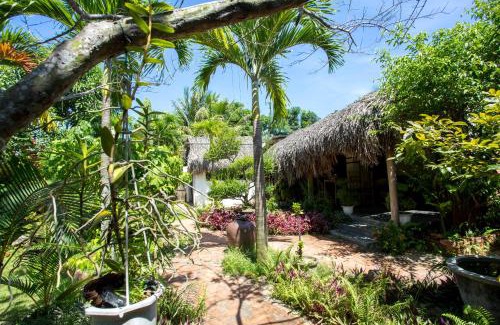 Cam An House | Red Flower Cottages Homestay