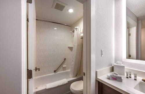 Grants Pass Hotel | Red Lion Inn & Suites Grants Pass