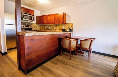 Salmon Creek Hotel | Red Lion Inn & Suites Vancouver