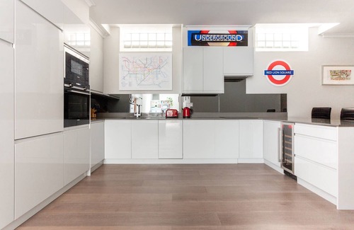 Holborn and Covent Garden Apartment | Red Lion Square by onefinestay