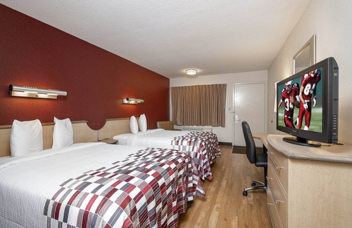 Edgewood Hotel | Red Roof Inn Louisville Expo Airport