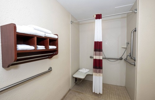 Meriden Hotel | Red Roof Inn Meriden