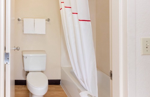 Seybold Hotel | Red Roof Inn PLUS+ Miami Airport