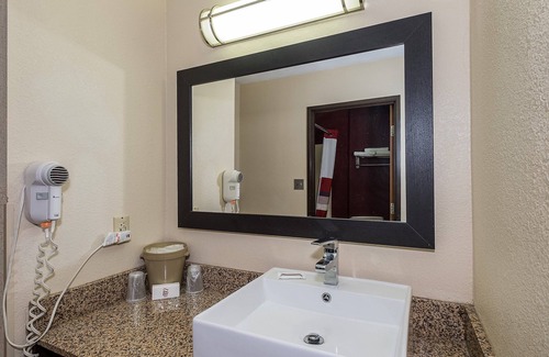 Hermitage Hotel | Red Roof Inn & Suites Hermitage