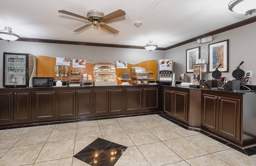 Macon Hotel | Red Roof Inn & Suites Macon