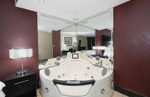 Macon Hotel | Red Roof Inn & Suites Macon