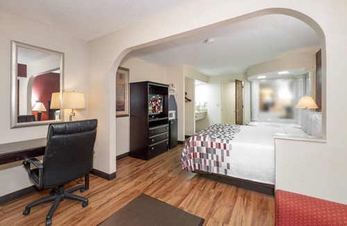 Oxford Hotel | Red Roof Inn & Suites Oxford