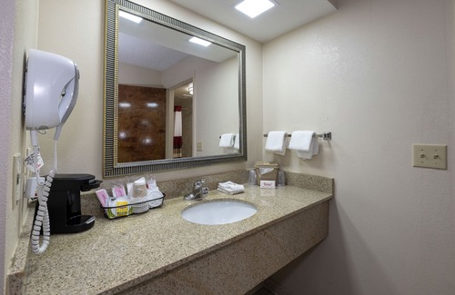 Oxford Hotel | Red Roof Inn & Suites Oxford