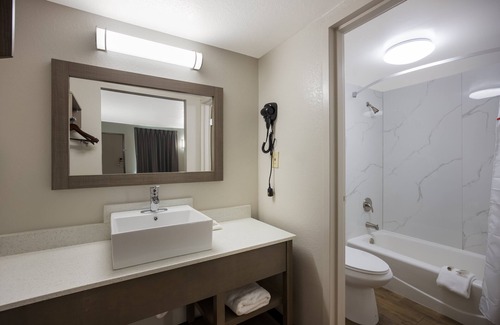 Thomasville Hotel | Red Roof Inn & Suites Thomasville