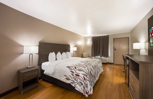 Thomasville Hotel | Red Roof Inn & Suites Thomasville