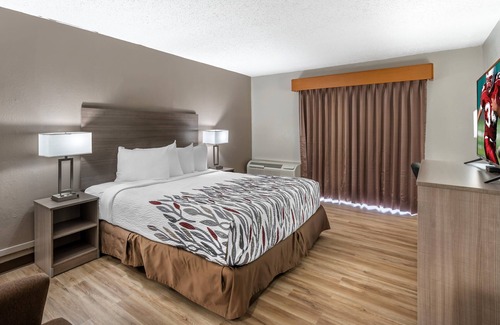 Sulphur Springs Hotel | Red Roof Inn & Suites Sulphur Springs