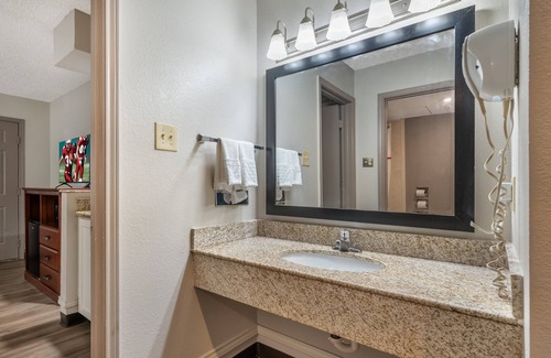 Sulphur Springs Hotel | Red Roof Inn & Suites Sulphur Springs