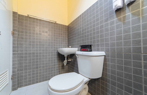 Bacolod House | RedDoorz near New Government Center