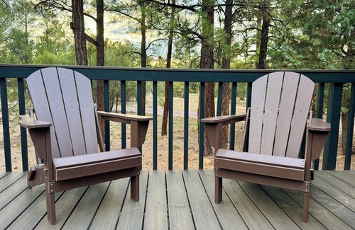 Heber Cabin | ReelParadise Cabin 3BR/2BA with AC, WiFi, cable - ready for your quick escape!