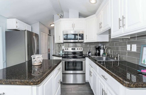 Port Isabel House | Refreshing Resort Getaway with Patio near the Bay