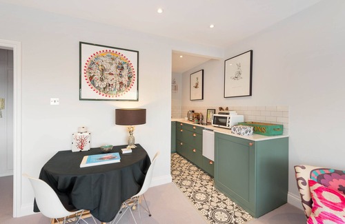 Knightsbridge Apartment | Refurbished Studio Apartment, A Minute From Harrods Knightsbridge
