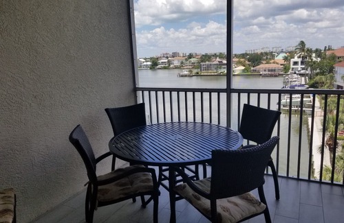 Vanderbilt Beach Condo | REGATTA Condo on the intercoastal waters-steps to the beach