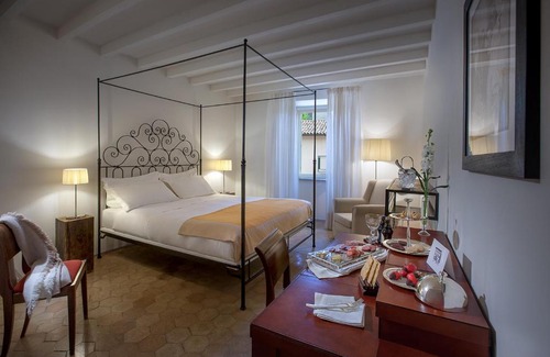 Casali di Serravalle Hotel | Relais & Chateaux Palazzo Seneca