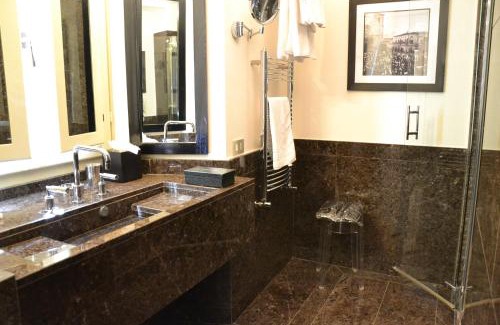 Casali di Serravalle Hotel | Relais & Chateaux Palazzo Seneca