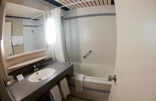 L'Ermitage-les-Bains Hotel | Relais de l’Hermitage Saint-Gilles