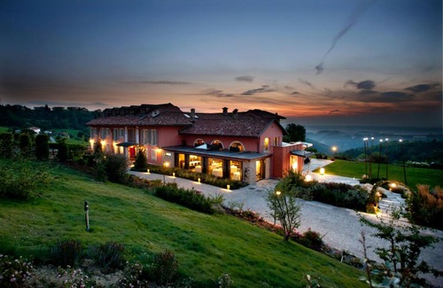 Benevello Hotel | Relais Villa D'Amelia