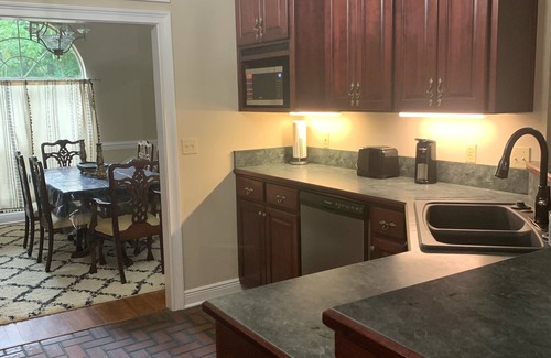 Tallahassee House | Relax! New Hottub in this 5βοΈ home Family Friends beautiful neighborhood π