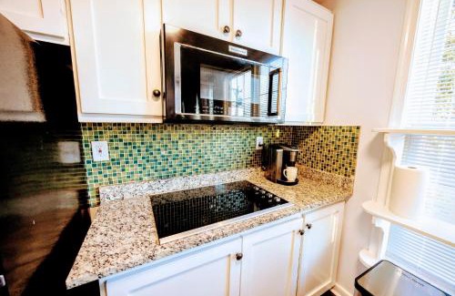 Arlington House | Relax with our 2BR Retreat! Minutes to DC and Pet is Ok! BBQ and Free Parking