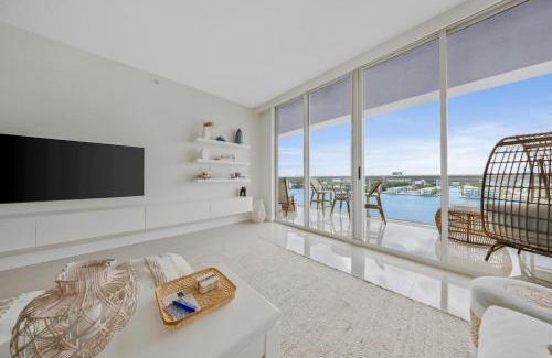 Sunny Isles Beach Apartment | Relaxation at its Finest Water-view in Golden Bay with FREE PARKING