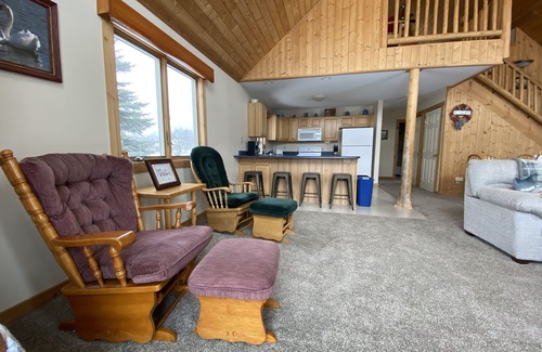 Cheboygan House | Relaxing lodge on Cheboygan river - Only 20 Minutes to Mackinaw!